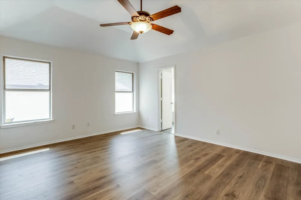 1025 Jessica Drive Burleson, TX 76028