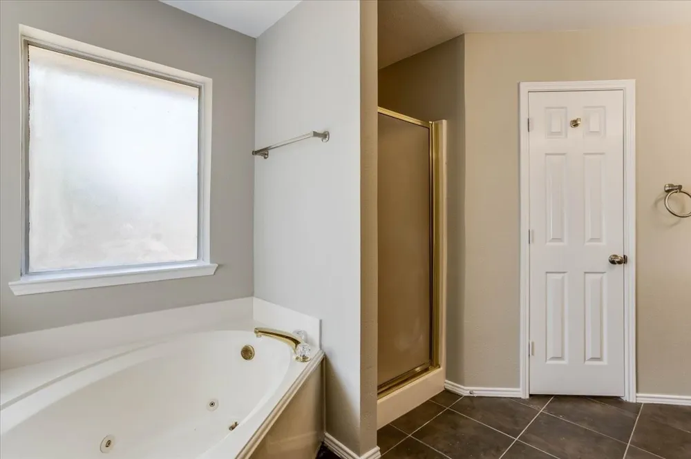 1025 Jessica Drive Burleson, TX 76028