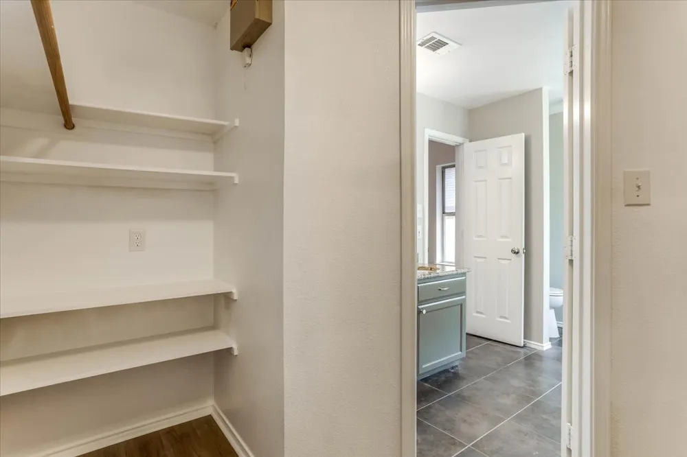 1025 Jessica Drive Burleson, TX 76028