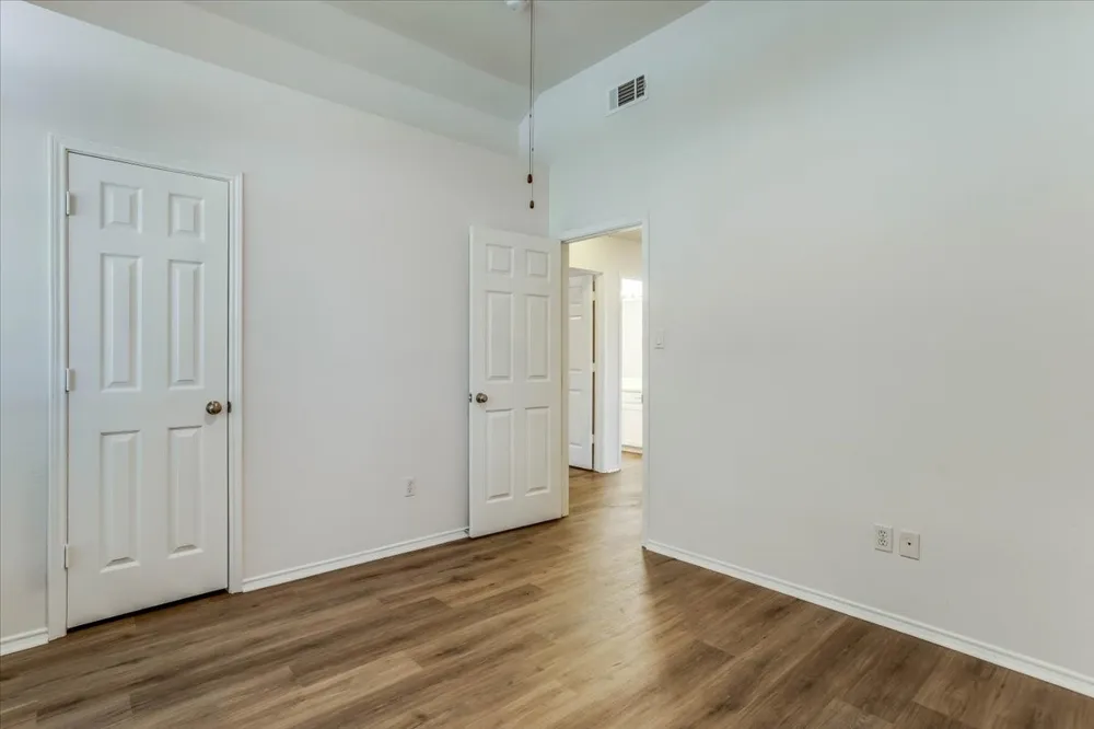 1025 Jessica Drive Burleson, TX 76028