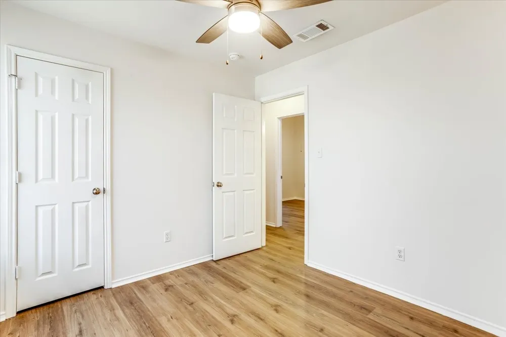 1025 Jessica Drive Burleson, TX 76028