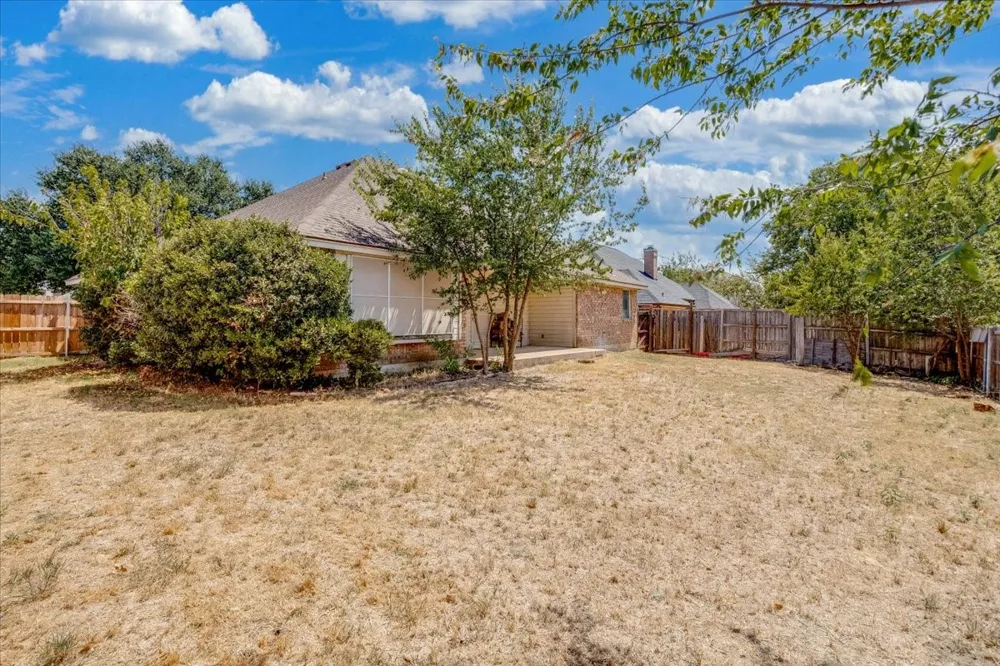 1025 Jessica Drive Burleson, TX 76028