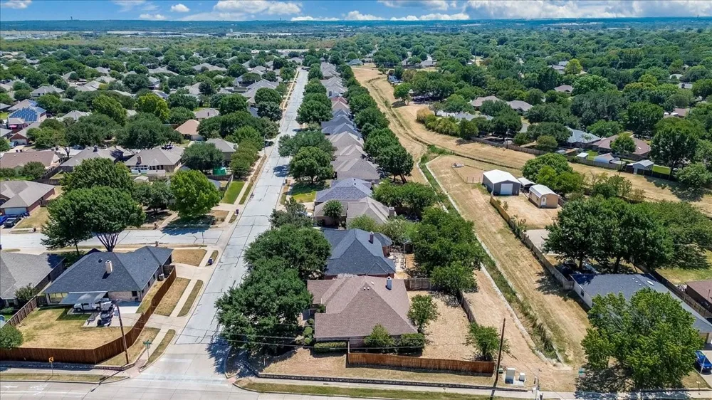 1025 Jessica Drive Burleson, TX 76028