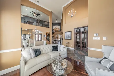 3909 Aquatic Drive