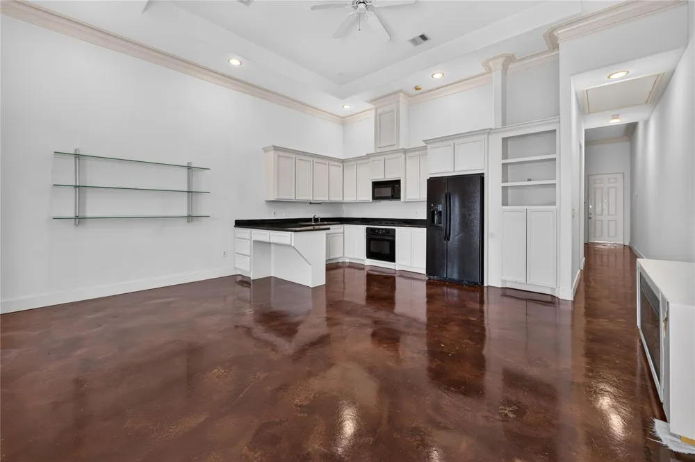 5801 Winsome Lane #305 Houston, TX 77057