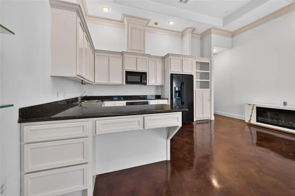 5801 Winsome Lane #305 Houston, TX 77057