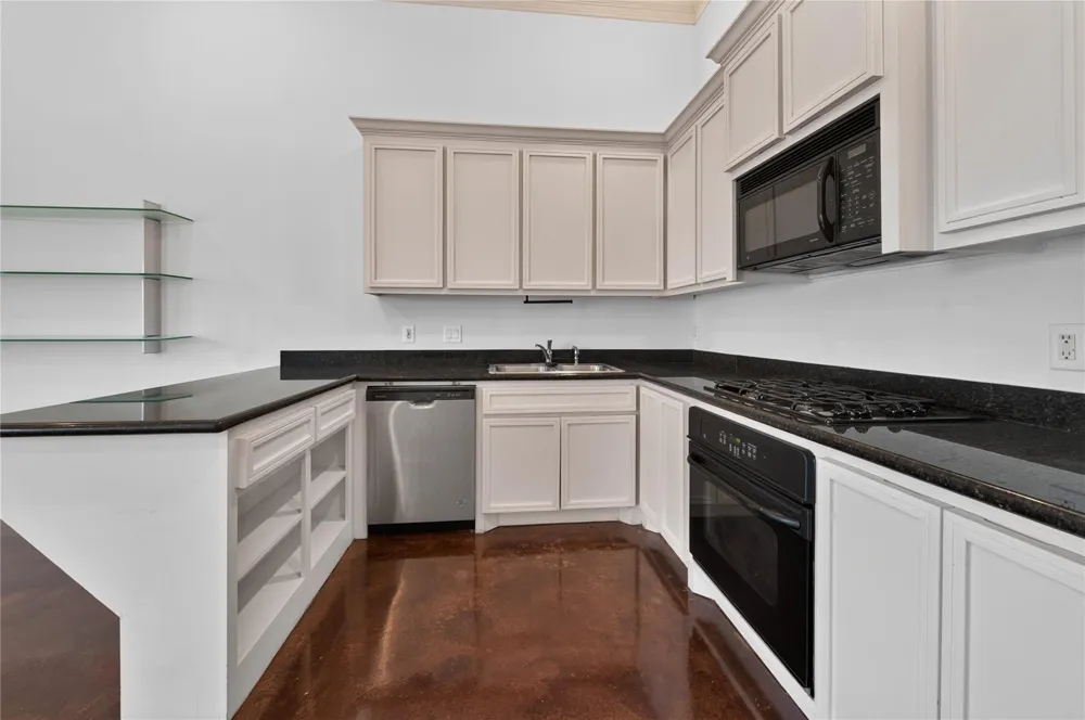 5801 Winsome Lane #305 Houston, TX 77057