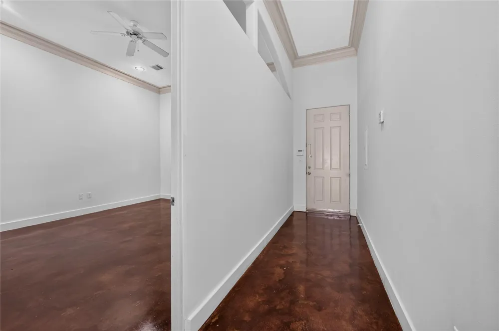 5801 Winsome Lane #305 Houston, TX 77057