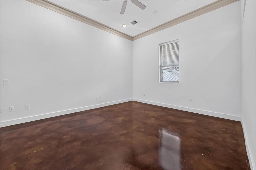 5801 Winsome Lane #305 Houston, TX 77057