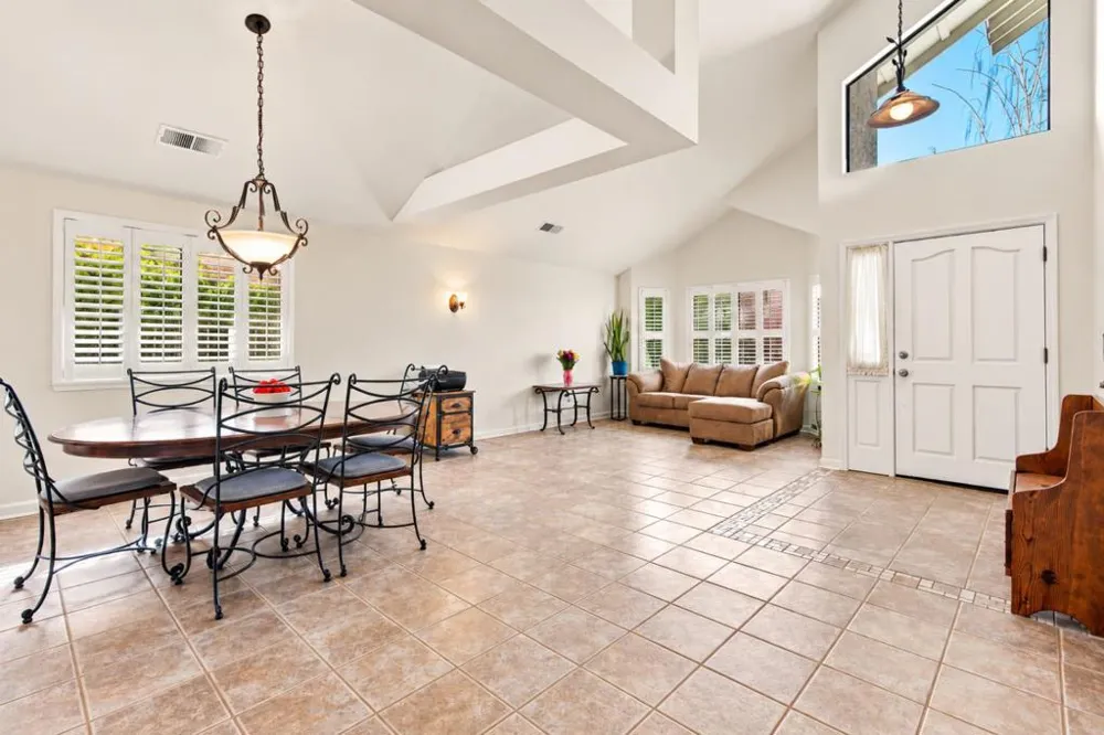 1320 Terrace Drive Hollister, CA 95023
