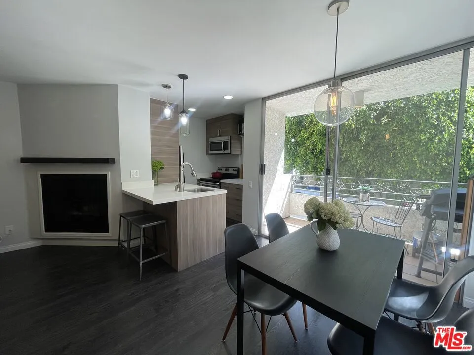 6151 Orange Street #116 Los Angeles, CA 90048