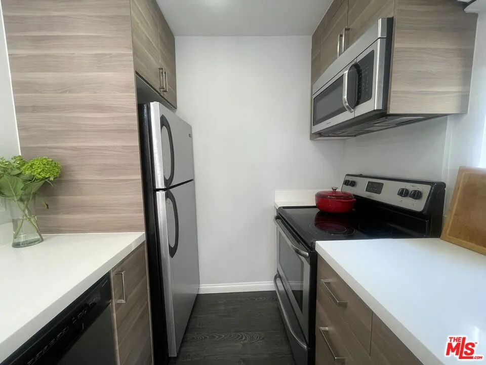 6151 Orange Street #116 Los Angeles, CA 90048