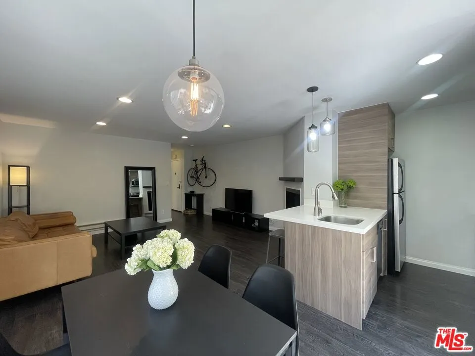 6151 Orange Street #116 Los Angeles, CA 90048