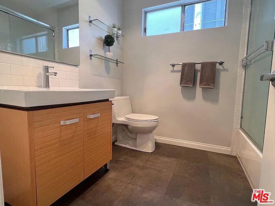 6151 Orange Street #116 Los Angeles, CA 90048