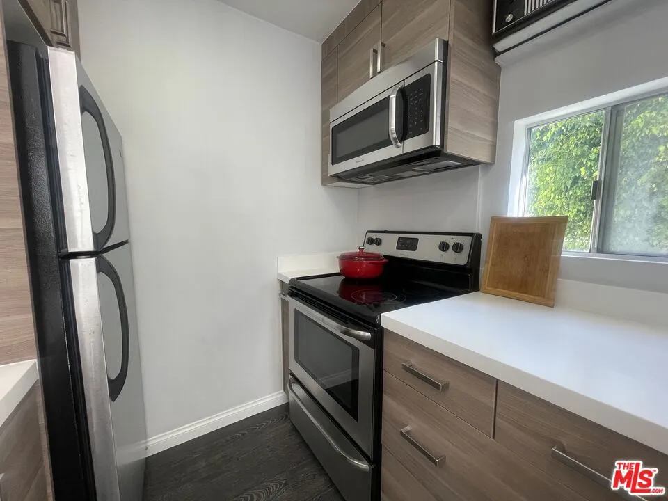 6151 Orange Street #116 Los Angeles, CA 90048