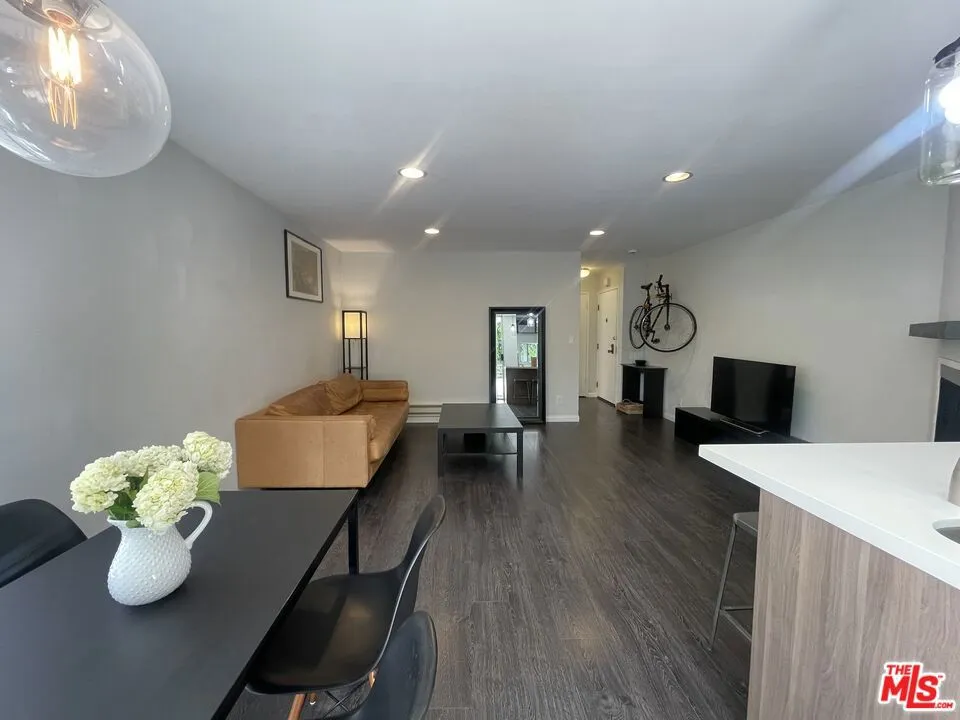 6151 Orange Street #116 Los Angeles, CA 90048