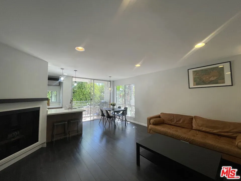6151 Orange Street #116 Los Angeles, CA 90048