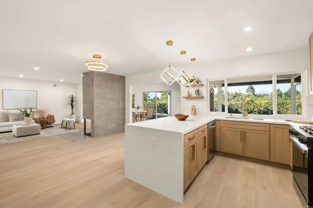 12226 Casero Court San Diego, CA 92128
