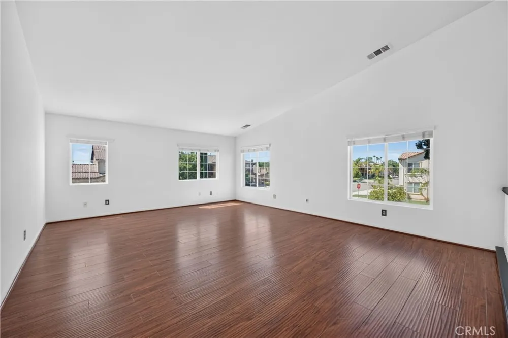 31254 Kestrel Winchester, CA 92596