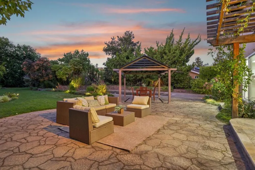 19743 Yuba Court Saratoga, CA 95070