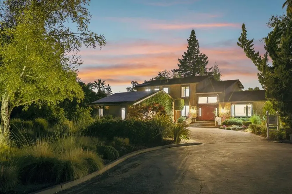 19743 Yuba Court Saratoga, CA 95070