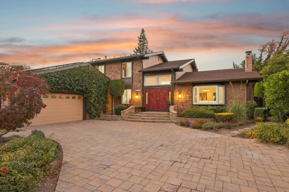 19743 Yuba Court Saratoga, CA 95070