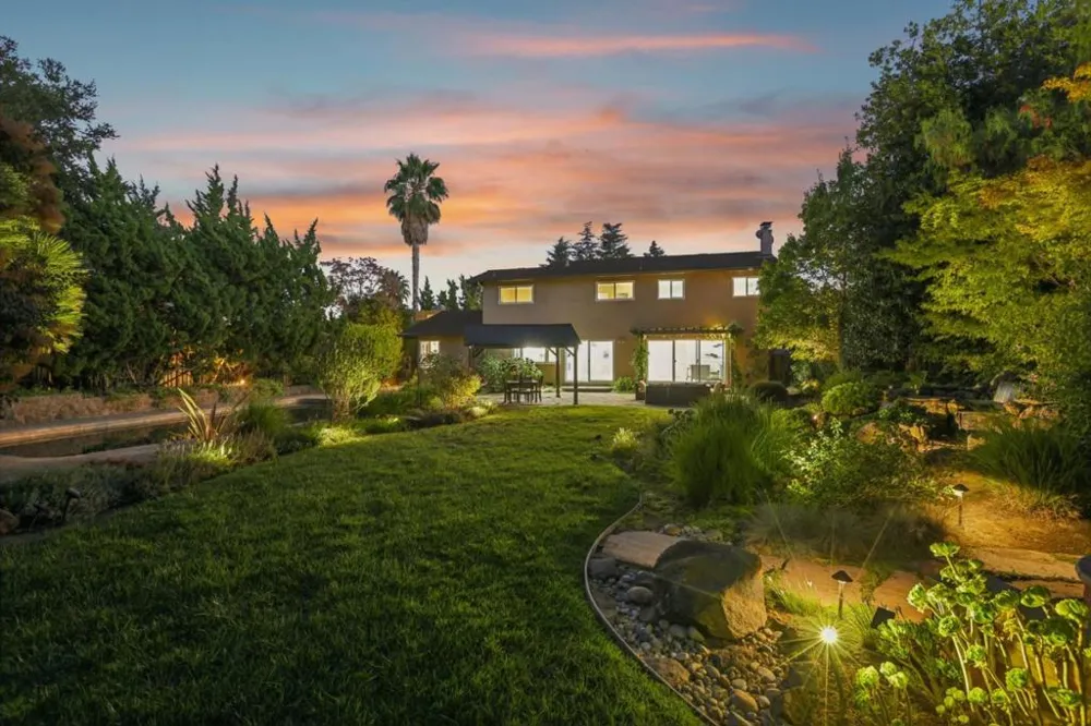 19743 Yuba Court Saratoga, CA 95070