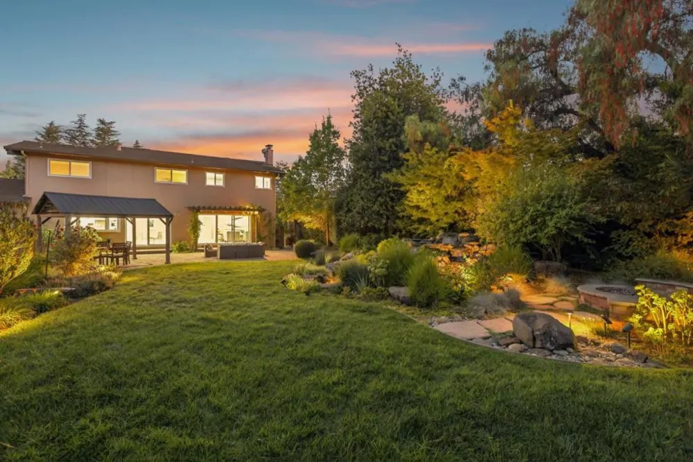 19743 Yuba Court Saratoga, CA 95070