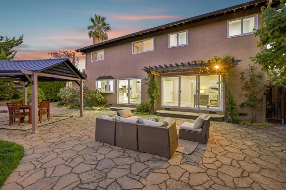 19743 Yuba Court Saratoga, CA 95070