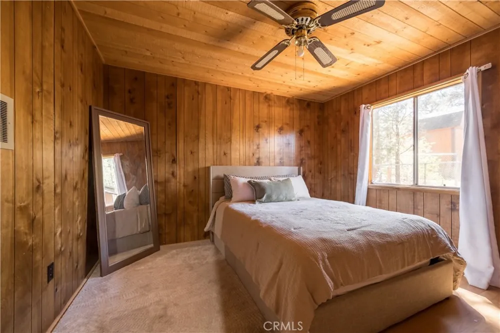 260 Highland Sugarloaf, CA 92386
