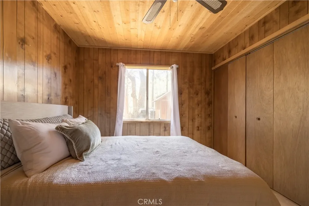 260 Highland Sugarloaf, CA 92386