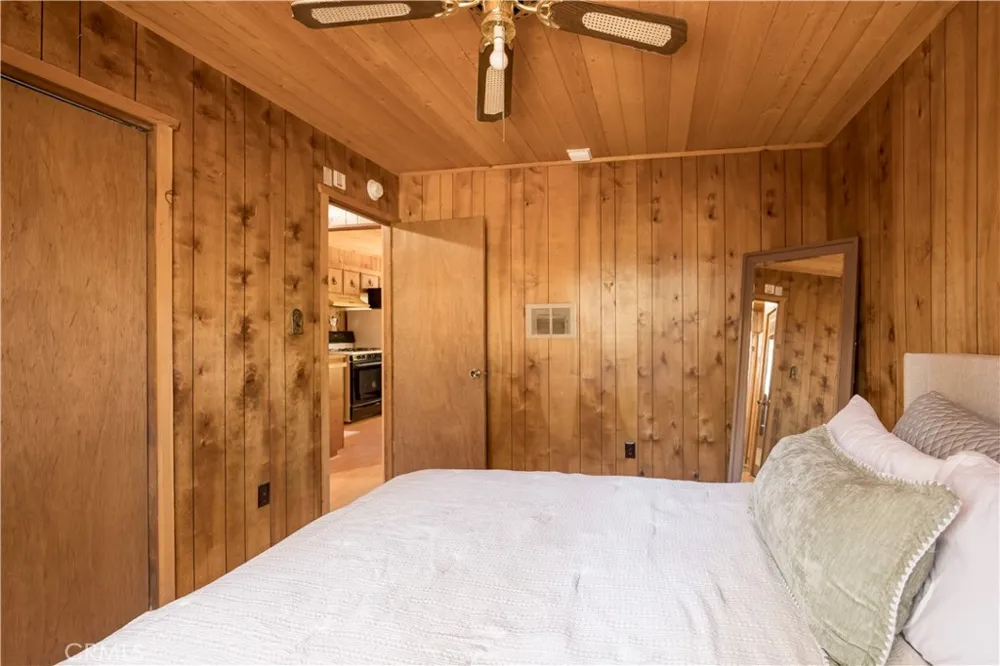 260 Highland Sugarloaf, CA 92386