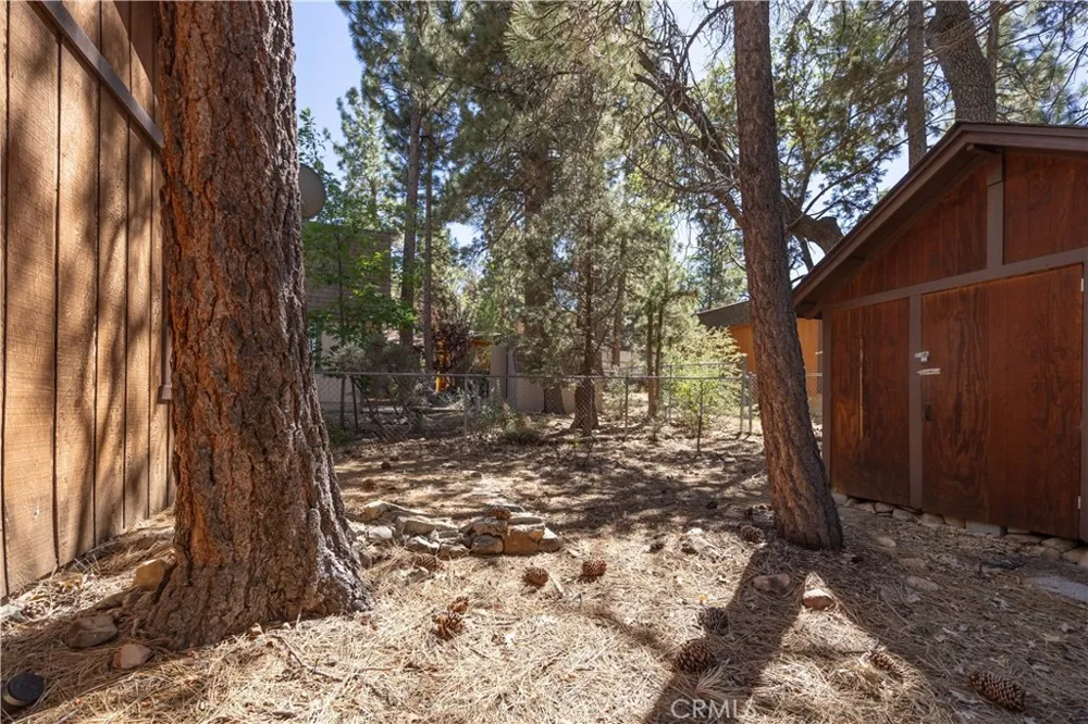 260 Highland Sugarloaf, CA 92386