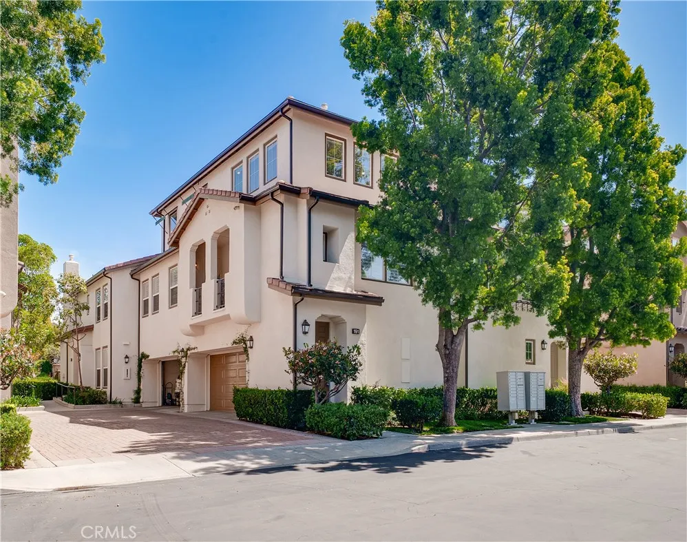 191 Lockford Irvine, CA 92602