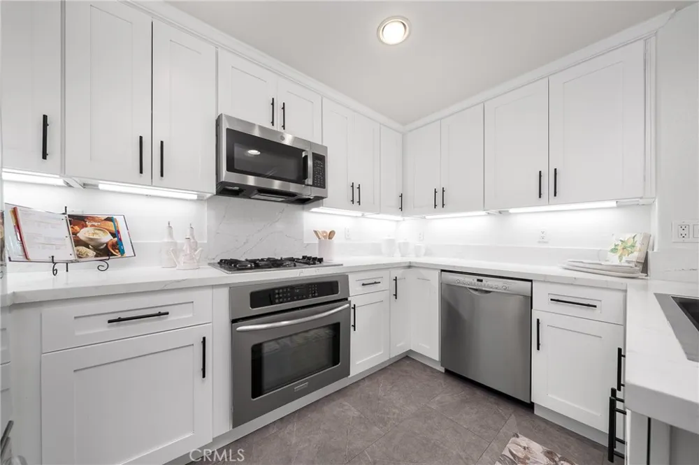 191 Lockford Irvine, CA 92602