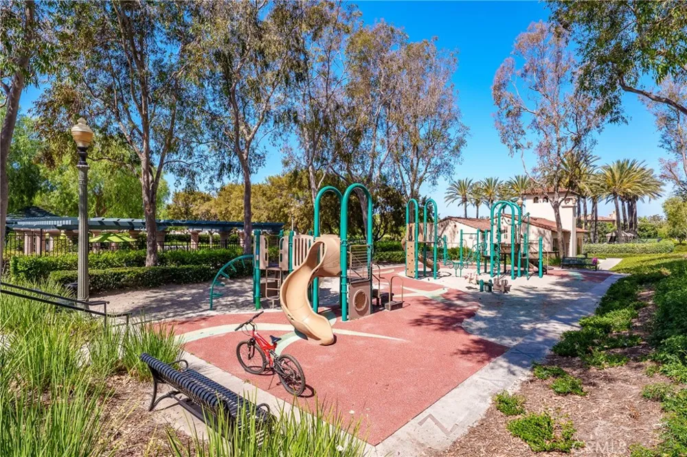 191 Lockford Irvine, CA 92602