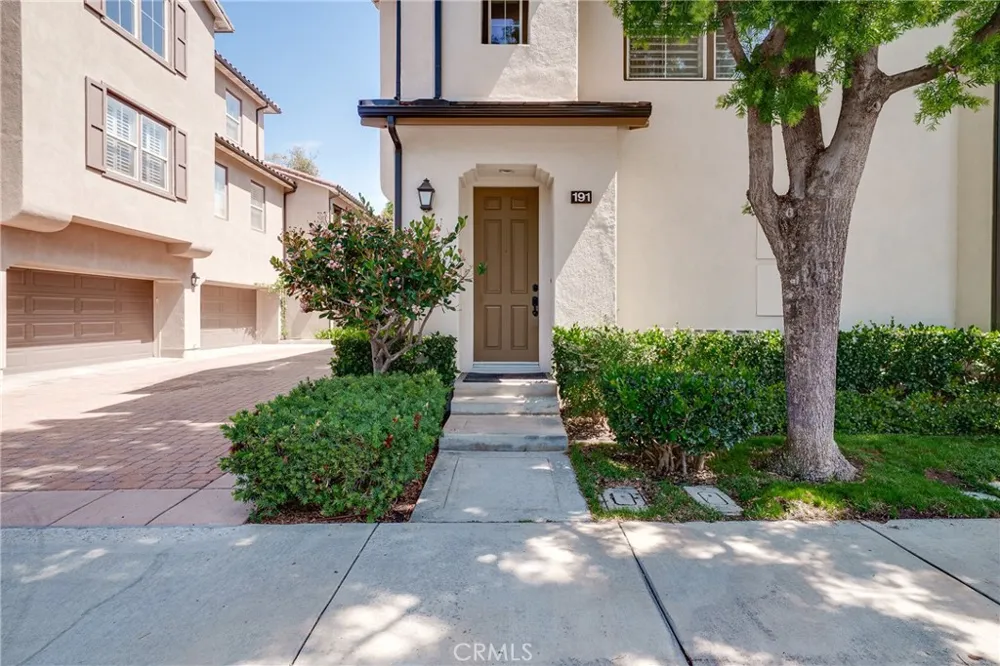 191 Lockford Irvine, CA 92602