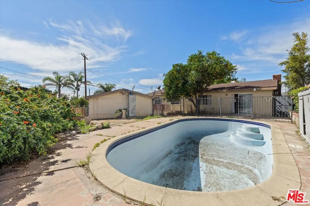 13770 Sproule Avenue Sylmar, CA 91342