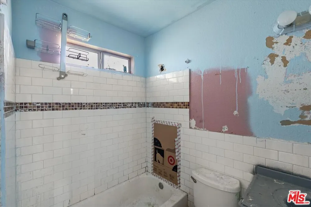 13770 Sproule Avenue Sylmar, CA 91342