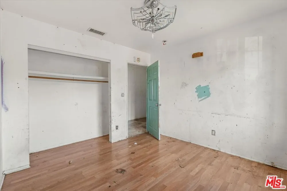 13770 Sproule Avenue Sylmar, CA 91342