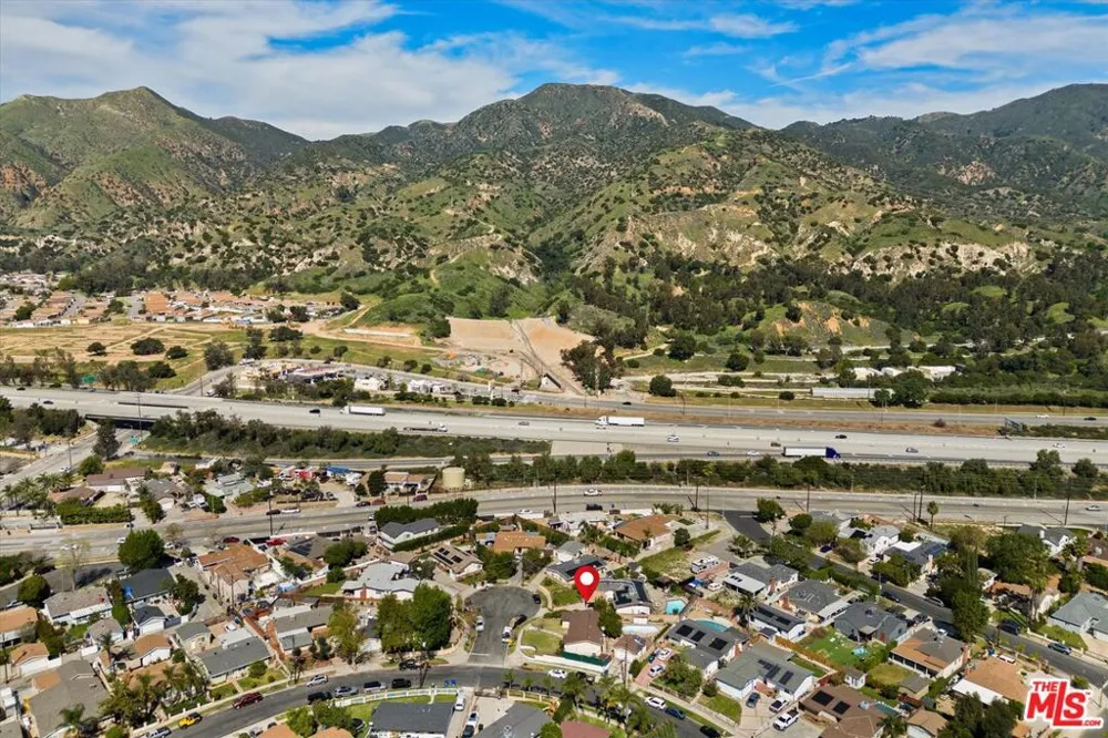13770 Sproule Avenue Sylmar, CA 91342