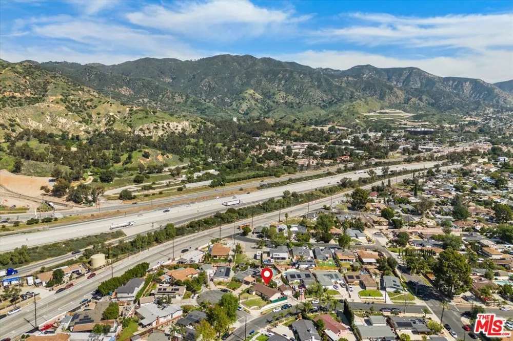 13770 Sproule Avenue Sylmar, CA 91342