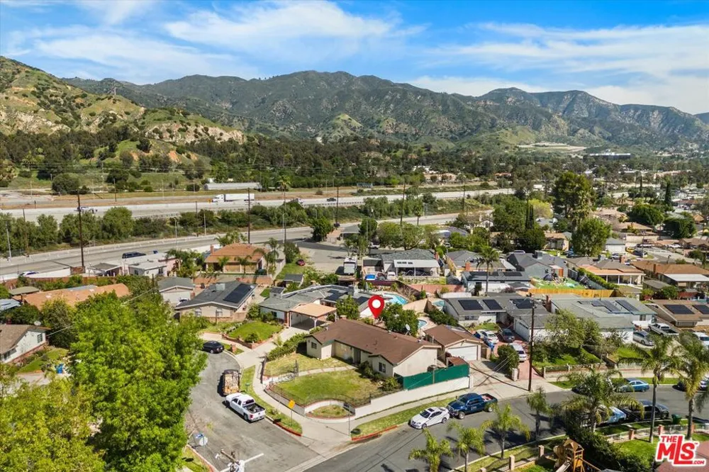 13770 Sproule Avenue Sylmar, CA 91342