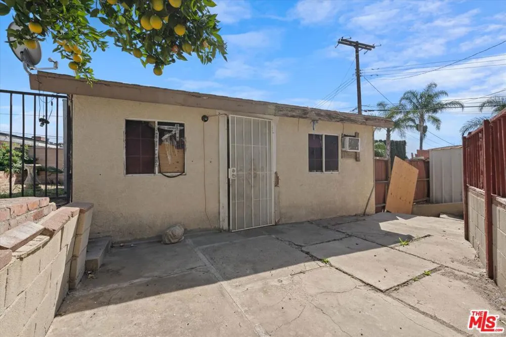 13770 Sproule Avenue Sylmar, CA 91342