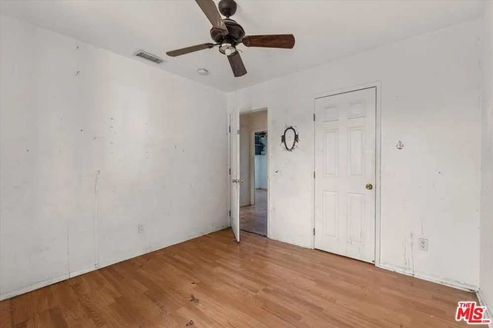 13770 Sproule Avenue Sylmar, CA 91342