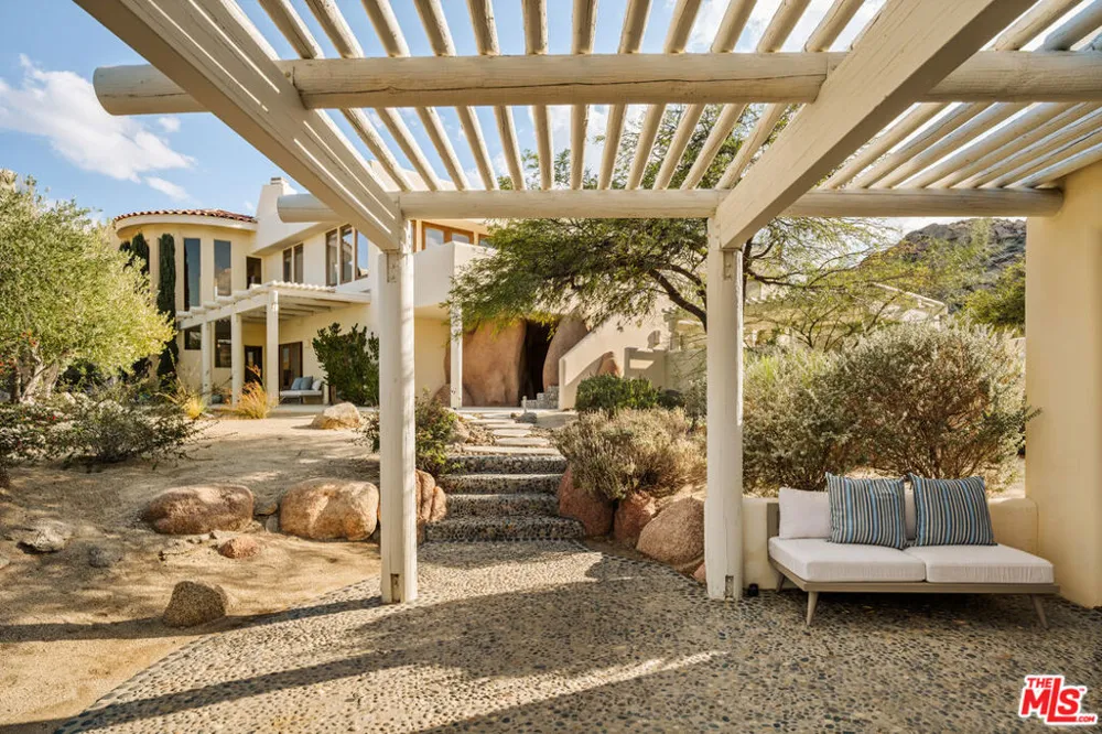 57425 Palm Seco Circle Palm Desert, CA 92561