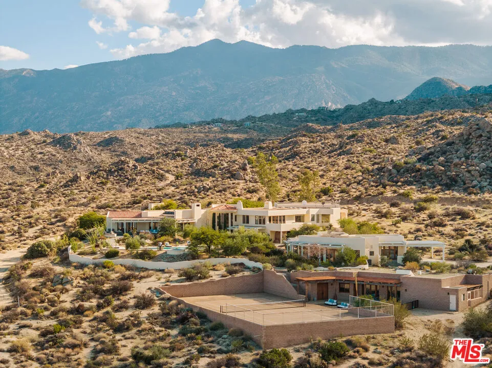 57425 Palm Seco Circle Palm Desert, CA 92561