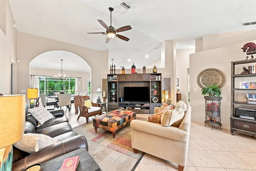 308 CALOOSA PALMS COURT Sun City Center, FL 33573
