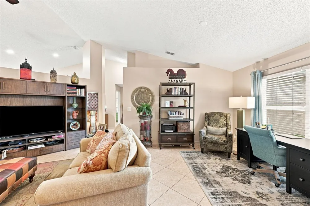 308 CALOOSA PALMS COURT Sun City Center, FL 33573