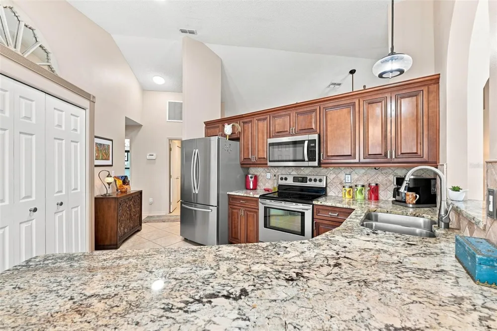308 CALOOSA PALMS COURT Sun City Center, FL 33573